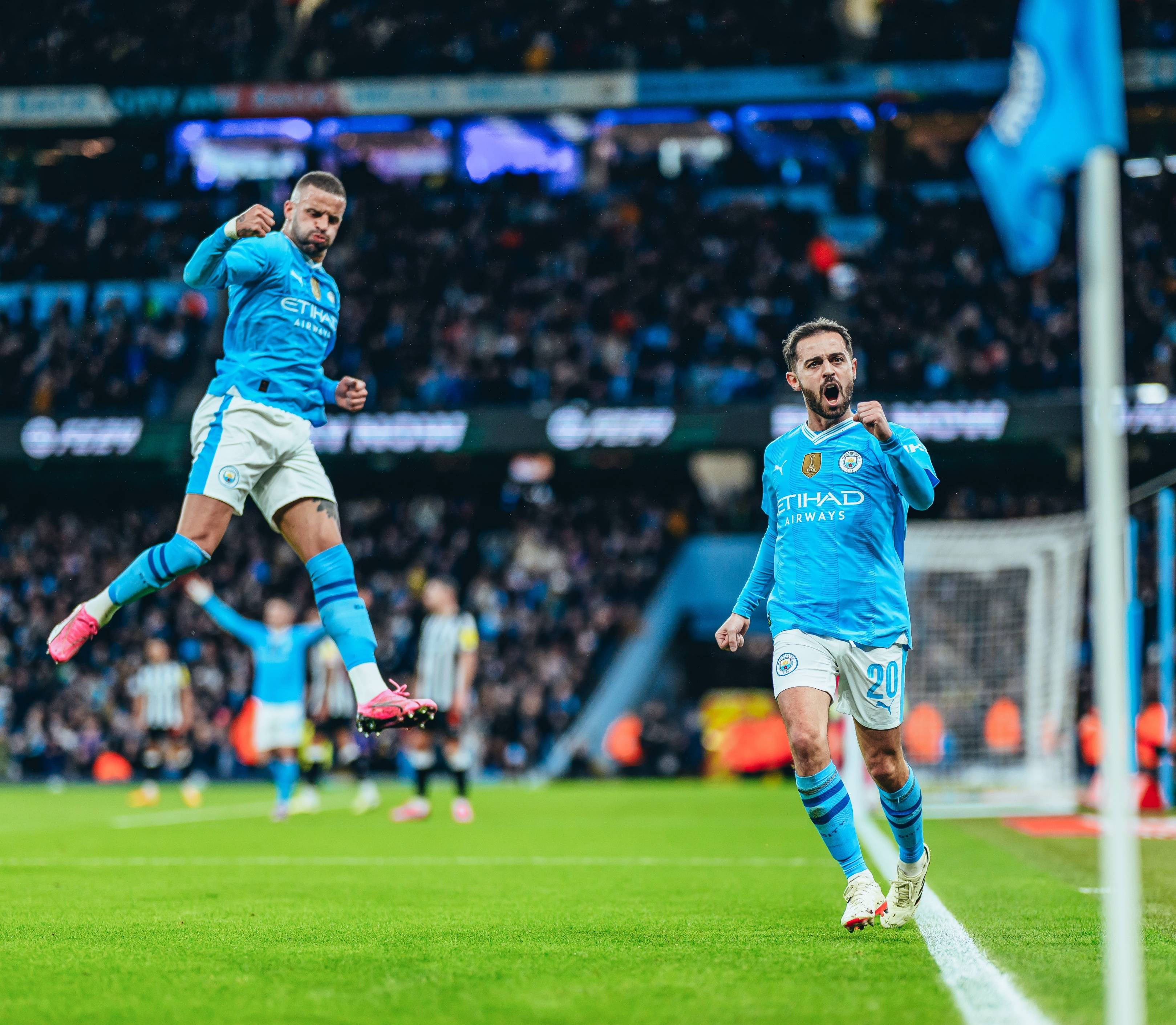 曼城发布备战花絮；冲刺阶段篮板制胜；社区盾任务艰巨；训练强度明显提升