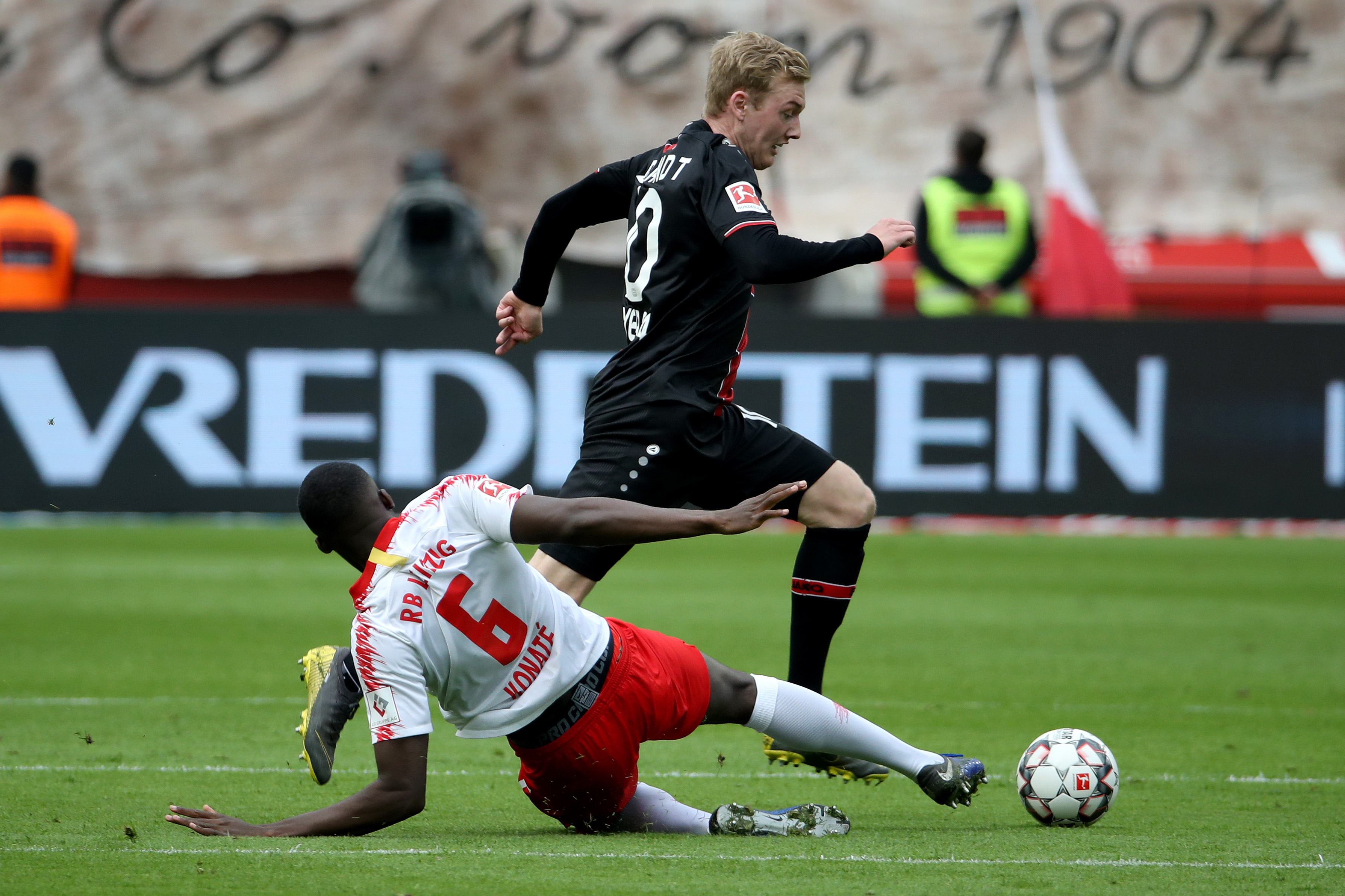 九游-包含国际比赛日克里夫兰骑士备战德甲，战术微调细节曝光，更衣室稳定，训练强度明显提升的词条