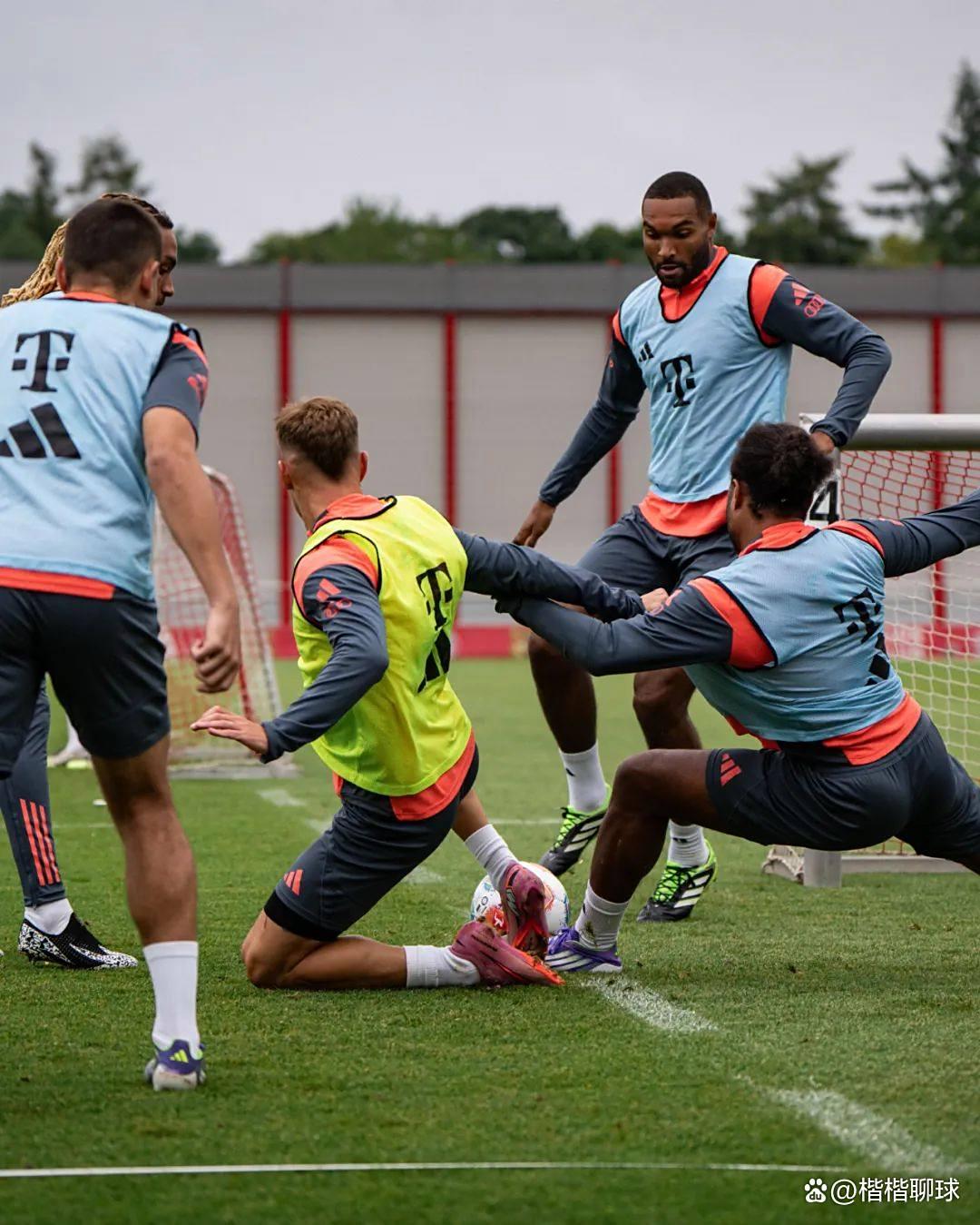 九游娱乐官方-德甲倒计时，拉齐奥国际比赛日再遭质疑，细节引发关注，赛场秩序良好，纪律约束更严格的简单介绍